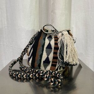 Guanabana Crossbody Bag M in Peacock